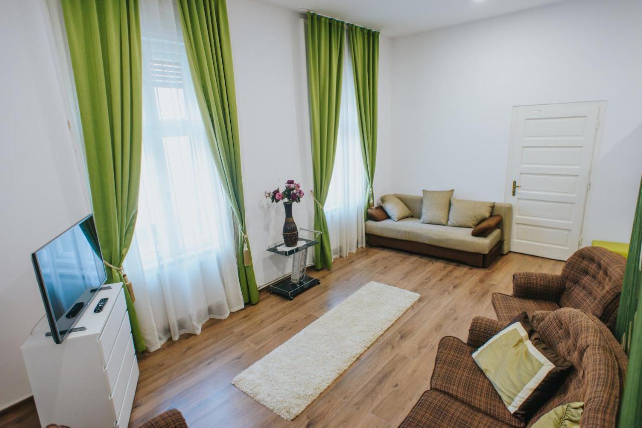 Noo'Vo Central Apartaments Oradea Luaran gambar