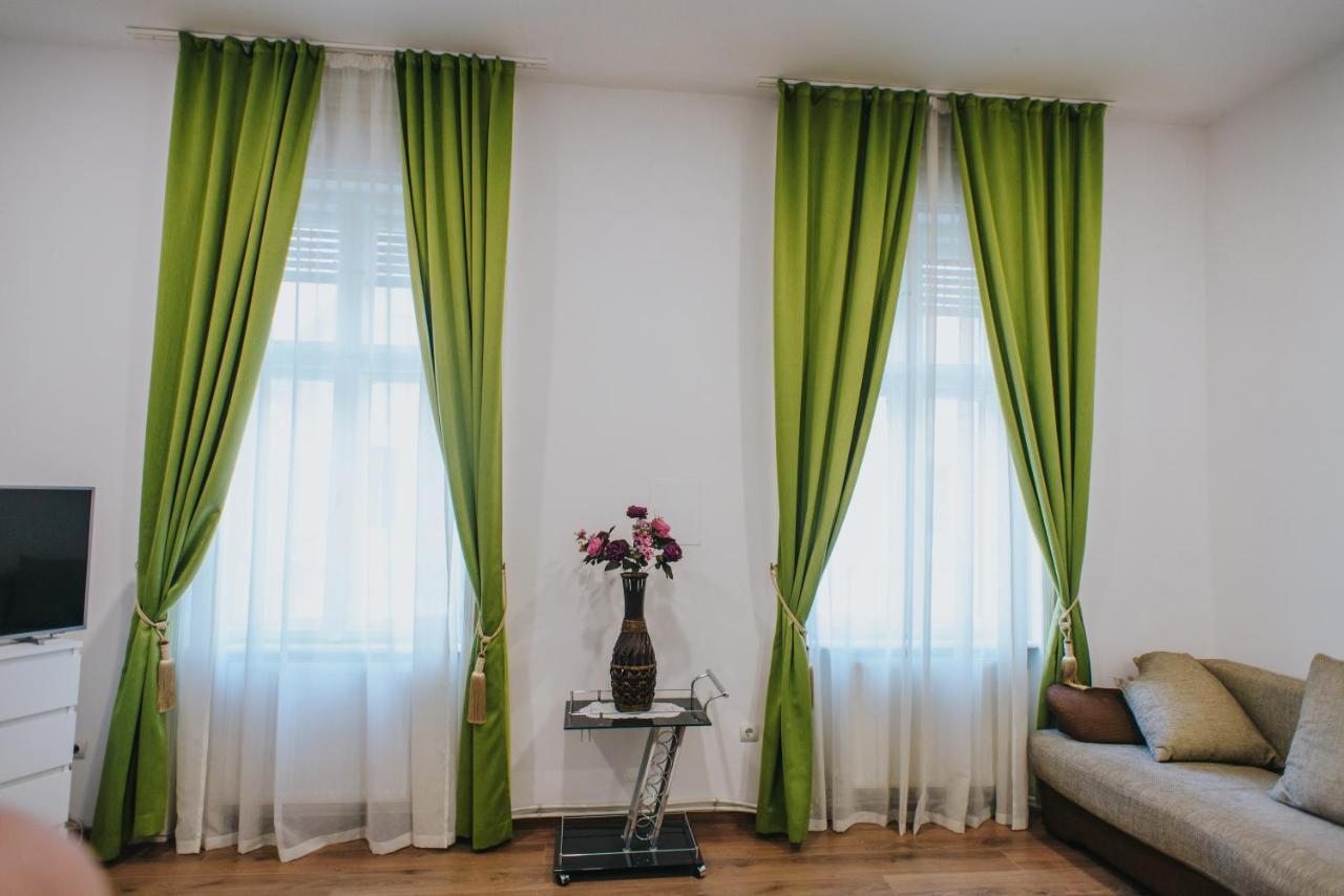 Noo'Vo Central Apartaments Oradea Luaran gambar