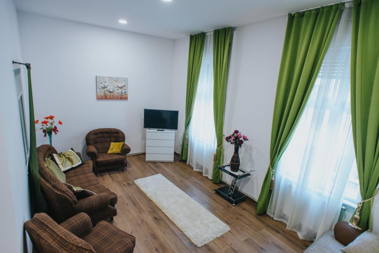 Noo'Vo Central Apartaments Oradea Luaran gambar