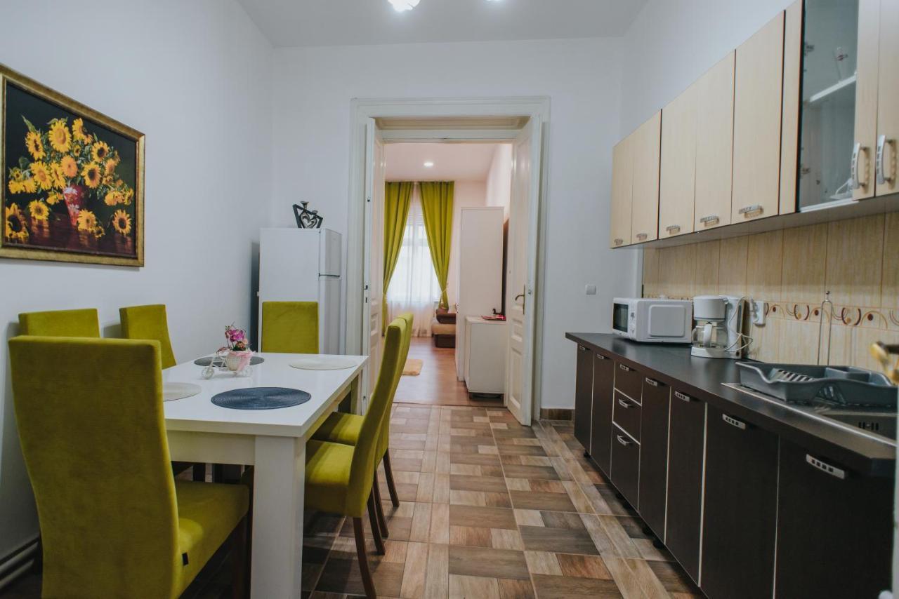 Noo'Vo Central Apartaments Oradea Luaran gambar